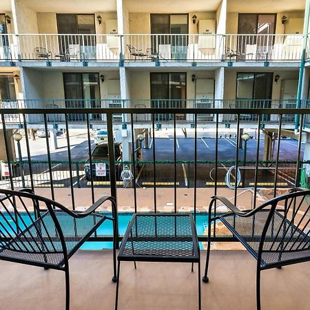 Lovely Condo W/ Indoor Pool *Only Steps To Parkway Гатлинбург Экстерьер фото