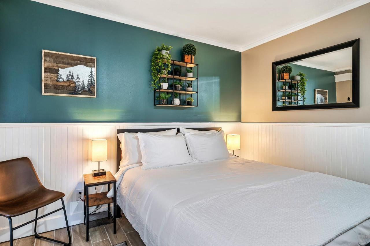 Lovely Condo W/ Indoor Pool *Only Steps To Parkway Гатлинбург Экстерьер фото