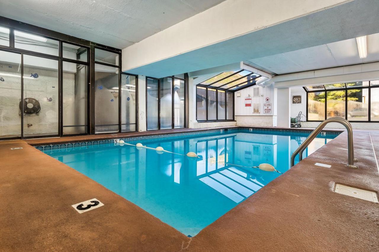Lovely Condo W/ Indoor Pool *Only Steps To Parkway Гатлинбург Экстерьер фото