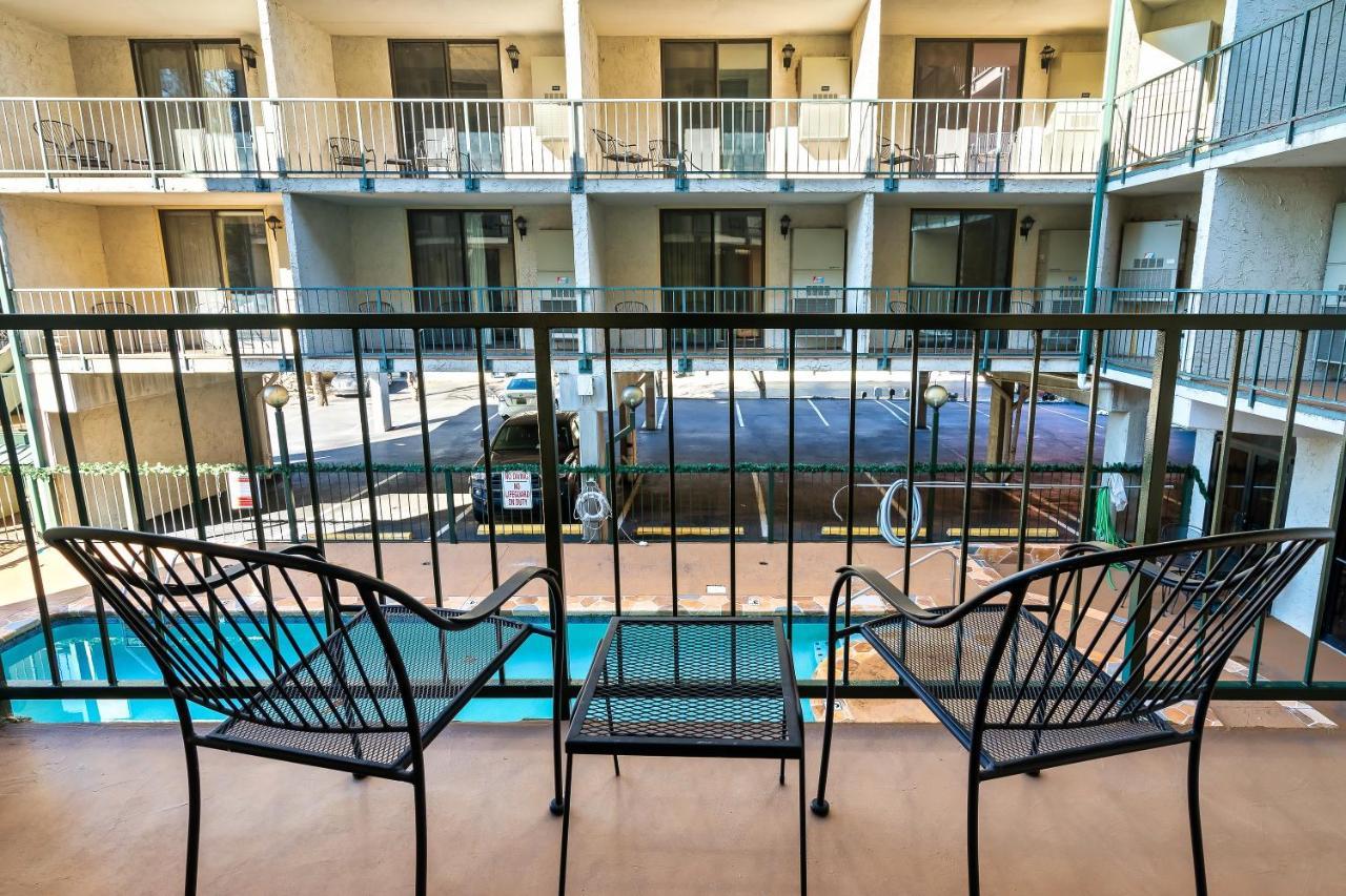 Lovely Condo W/ Indoor Pool *Only Steps To Parkway Гатлинбург Экстерьер фото